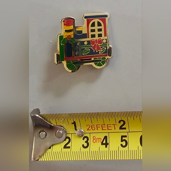 Train Pin - Picture 5 of 5